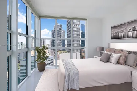 950 Brickell Bay Dr # 2501, Miami FL 33131