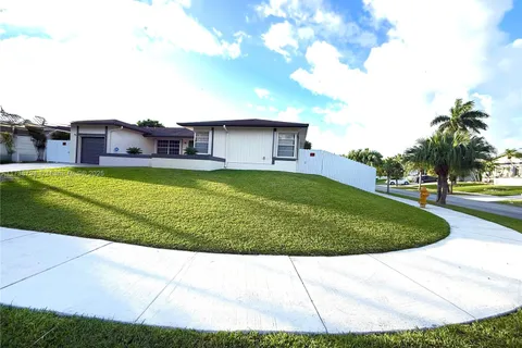 9760 SW 214 ter, Miami FL 33189