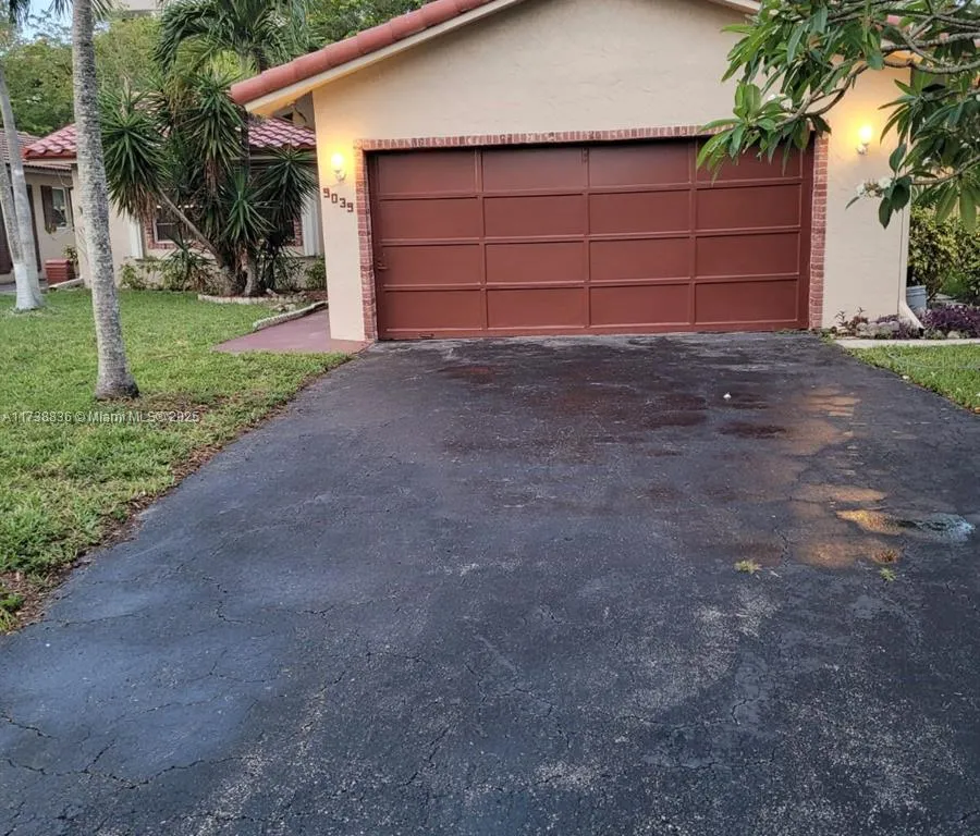 9039 NW 21st Ct, Coral Springs FL 33071