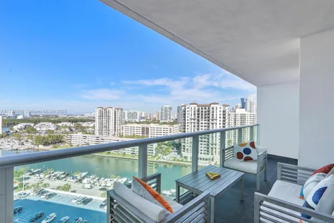 100 Bayview Dr # 1701, Sunny Isles Beach FL 33160