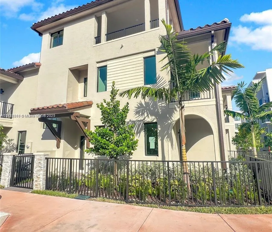 4236 NW 82nd Ave, Doral FL 33166