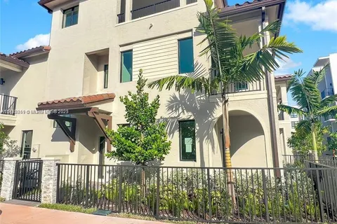 4236 NW 82nd Ave, Doral FL 33166