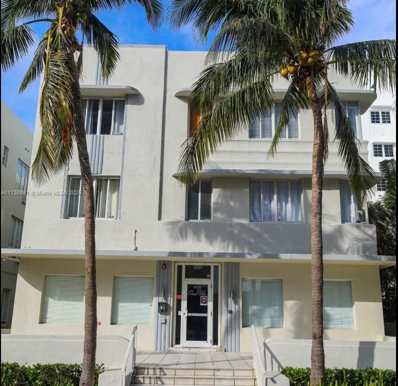 3710 Collins Ave # 206, Miami Beach FL 33140