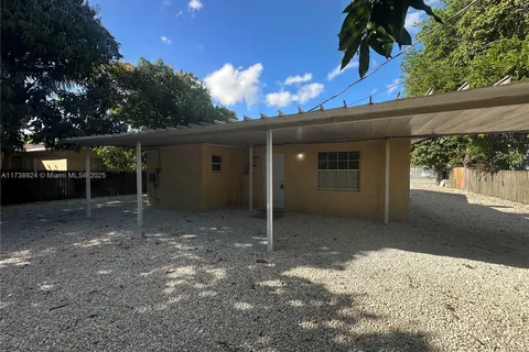 1376 NW 103rd St # 3, Miami FL 33147