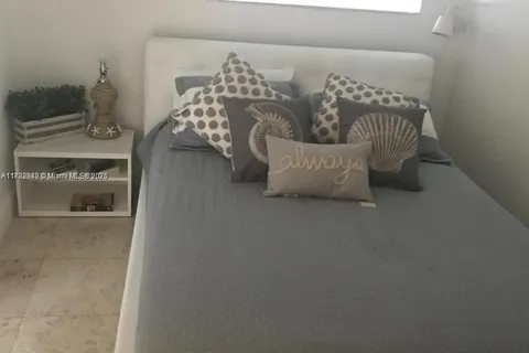 100 Sunrise Dr # 14, Key Biscayne FL 33149