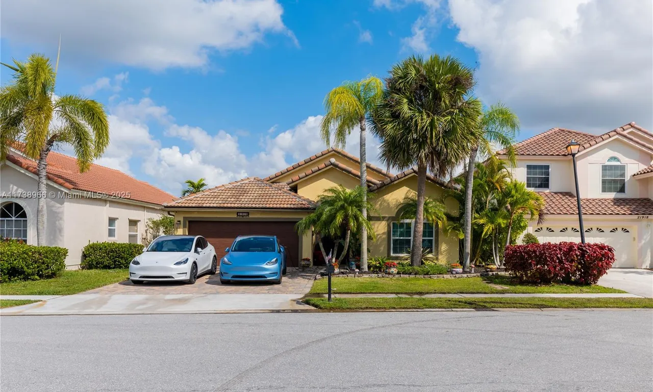 21910 Philmont Ct, Boca Raton FL 33428
