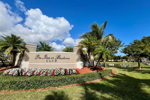 21937 SW 93rd Pl, Cutler Bay FL 33190