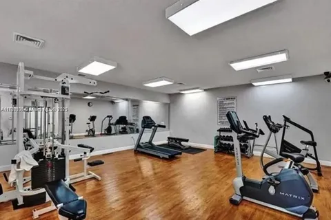 504 Gardens Dr # 204, Pompano Beach FL 33069