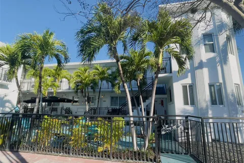 8100 Harding Ave, Miami Beach FL 33141