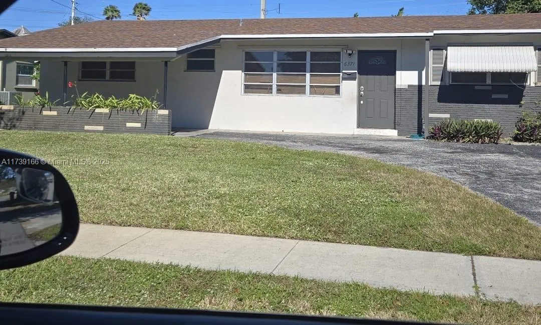 6371 SW 1st Ct, Pembroke Pines FL 33023