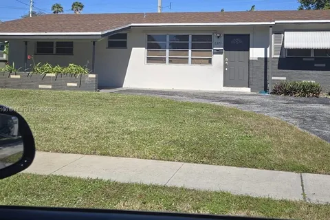 6371 SW 1st Ct, Pembroke Pines FL 33023