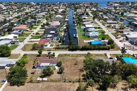 425 Monterey, Cape Coral FL 33904