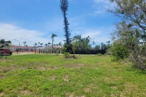 425 Monterey, Cape Coral FL 33904