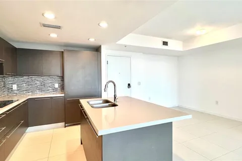7751 NW 107th Ave # 612, Doral FL 33178