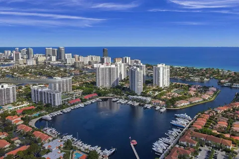 21205 Yacht Club Drive # 304, Aventura FL 33180