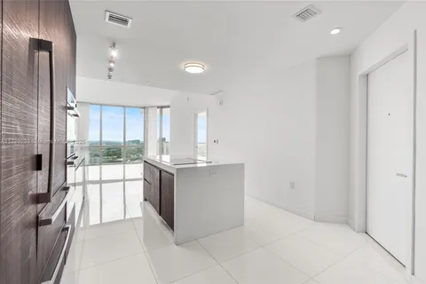 851 NE 1st Ave # 2506, Miami FL 33132