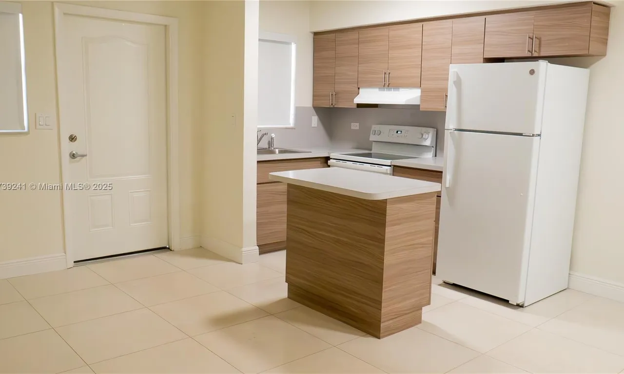 6034 Arthur St # 7, Hollywood FL 33024