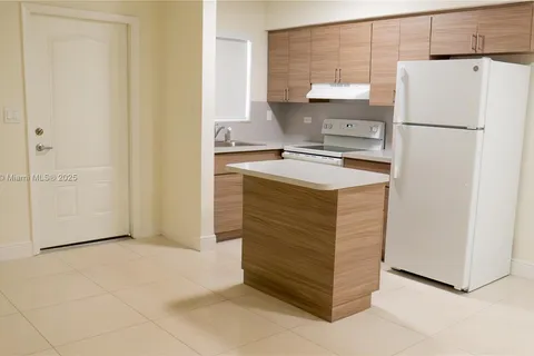 6034 Arthur St # 7, Hollywood FL 33024