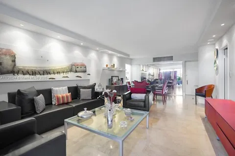 5005 Collins Ave # 212, Miami Beach FL 33140