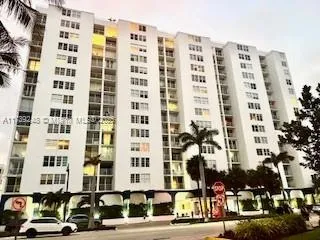 6450 Collins av # 509, Miami Beach FL 33141