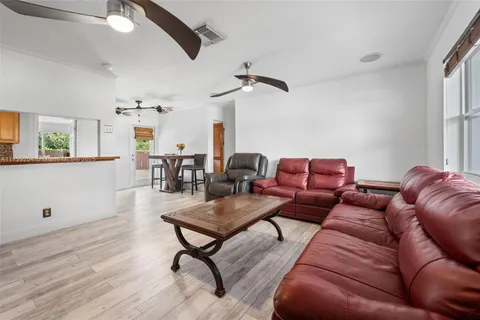 861 Magnolia, Lake Park FL 33403