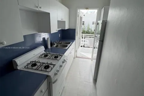 901 10th St # 14, Miami Beach FL 33139