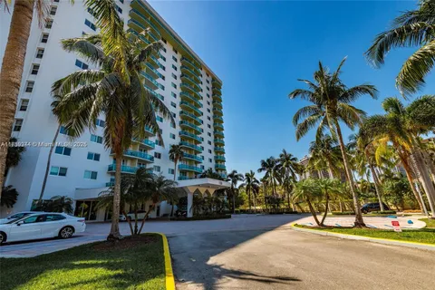 19390 Collins Ave # 303, Sunny Isles Beach FL 33160