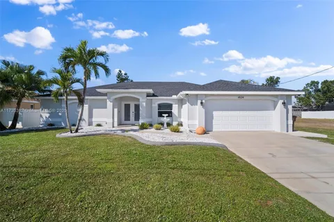 4524 SW 9th PL, Cape Coral FL 33914