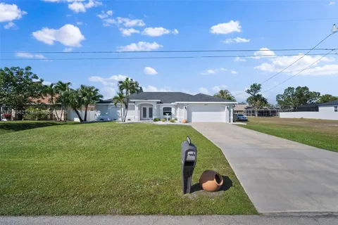 4524 SW 9th PL, Cape Coral FL 33914