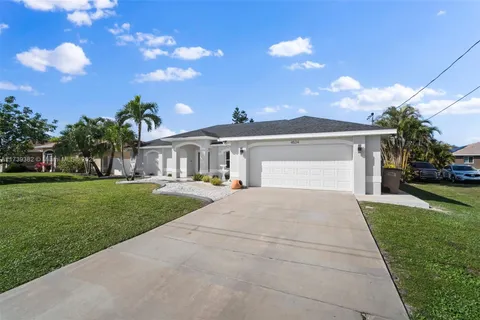 4524 SW 9th PL, Cape Coral FL 33914