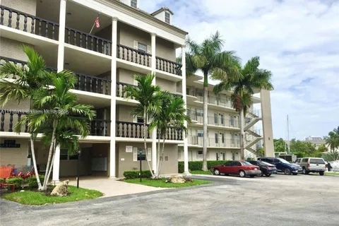 440 Paradise Isle Blvd # 406, Hallandale Beach FL 33009