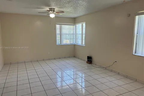 809 SW 10th St, Hallandale Beach FL 33009