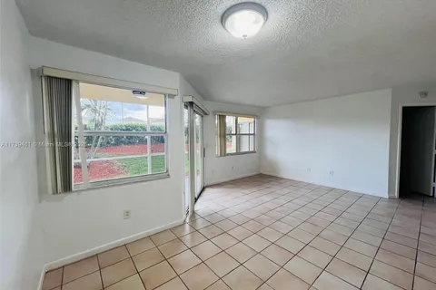 2253 SE 27 dr # 102, Homestead FL 33035