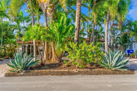 271 Capri Ave, Lauderdale By The Sea FL 33308