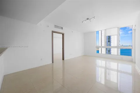 300 S Biscayne Blvd # 2212, Miami FL 33131