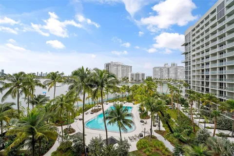 1500 Bay Rd # 1111, Miami Beach FL 33139