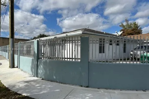 555 NW 77th St # 7704, Miami FL 33150