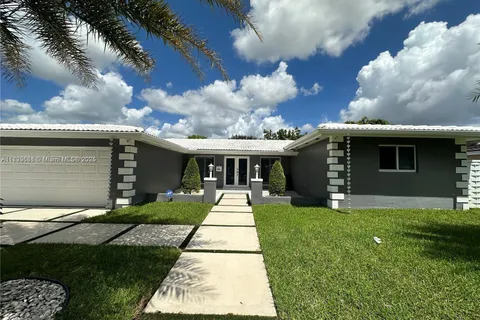 6951 S Miami Lakeway S, Miami Lakes FL 33014