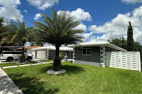 6951 S Miami Lakeway S, Miami Lakes FL 33014