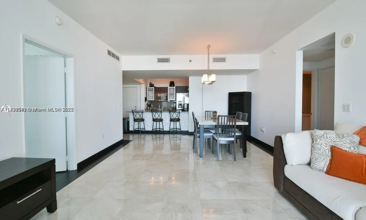 951 Brickell Ave # 2104, Miami FL 33131