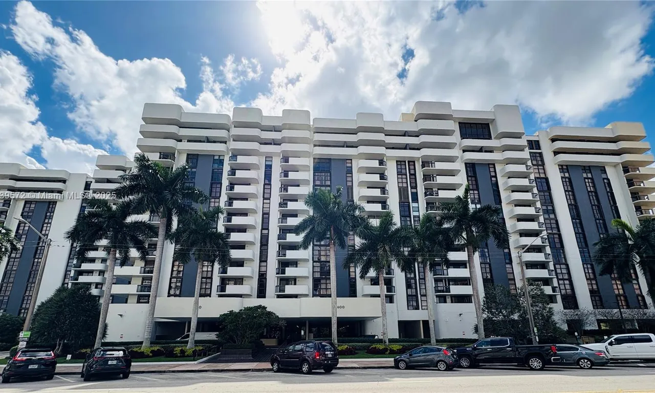 600 Biltmore Way # 318, Coral Gables FL 33134