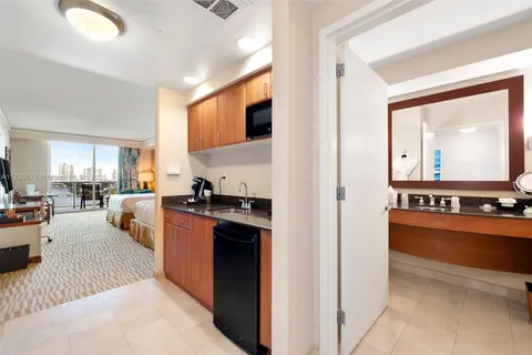 18001 Collins Ave # 1003, Sunny Isles Beach FL 33160