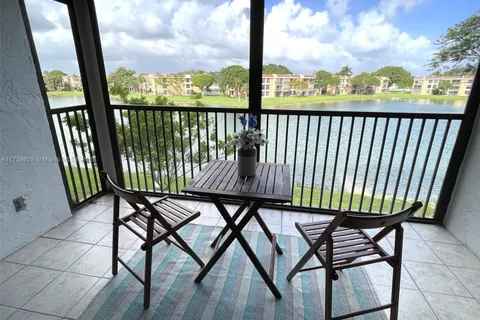 6531 Coral Lake Dr # 307, Margate FL 33063