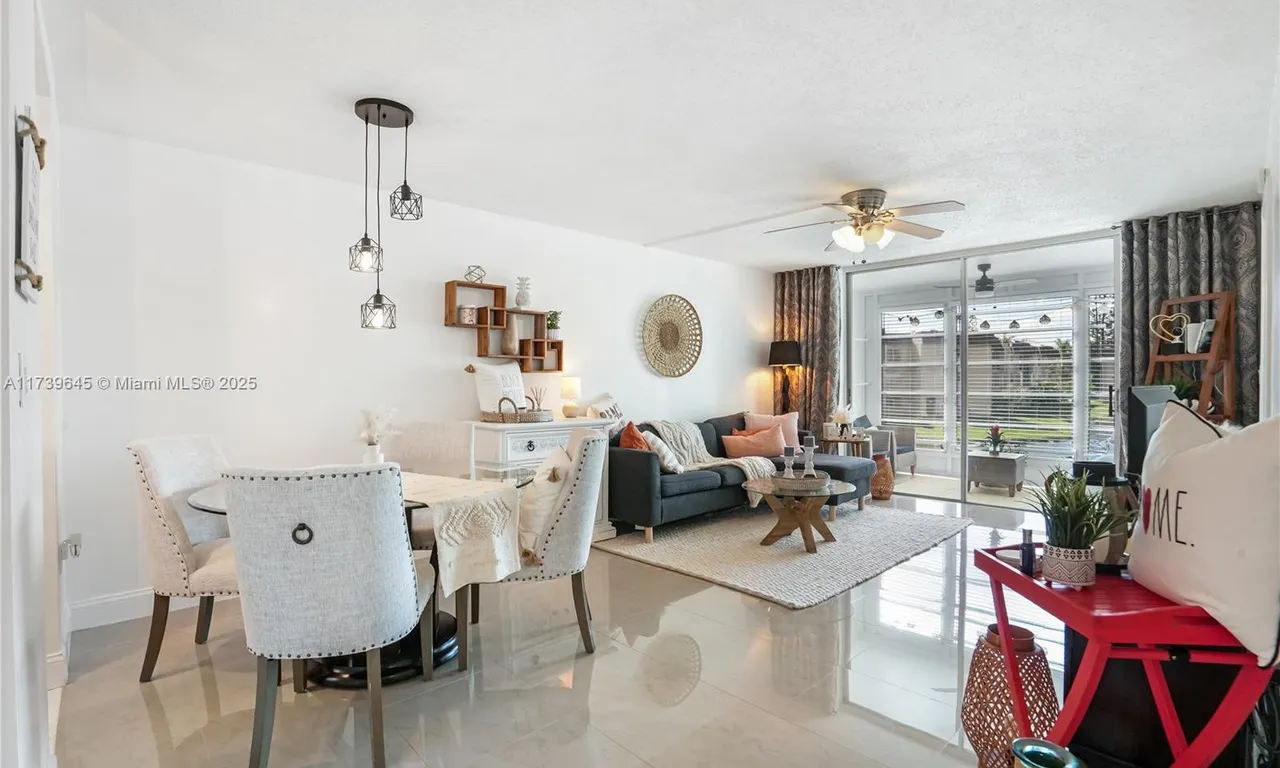 8881 Sunrise Lakes Blvd # 210, Sunrise FL 33322