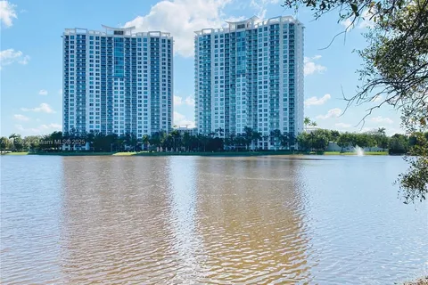 2641 N Flamingo Rd # 706N, Sunrise FL 33323