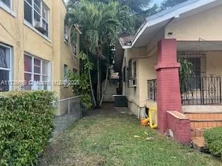 420 SW 13th Ave, Miami FL 33135