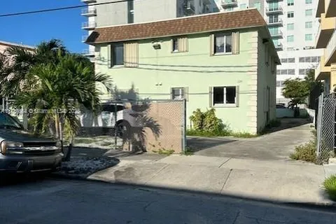 220 NW 7th Ave # 3, Miami FL 33128