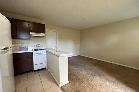 5192 NE 6th Ave # 802, Oakland Park FL 33334