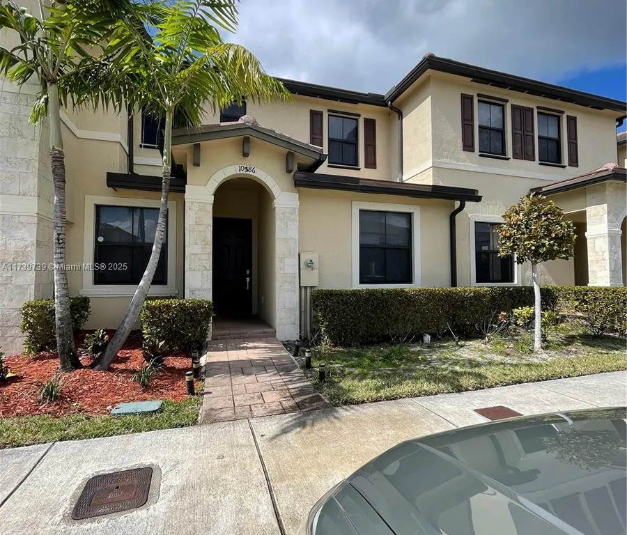 10586 W 33rd Ct # 10586, Hialeah FL 33018