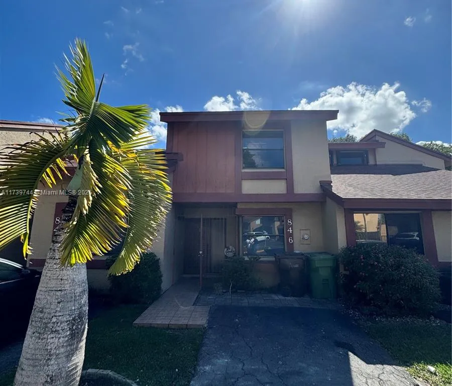 846 W 40th Dr # 19, Hialeah FL 33012